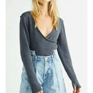 We The Free Like A Boss Tee Womens Size Small Dark Gray Raw Edges Knit NWT